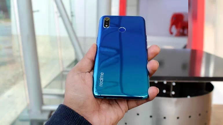 Oppo-realme-3-back-view-mobile57